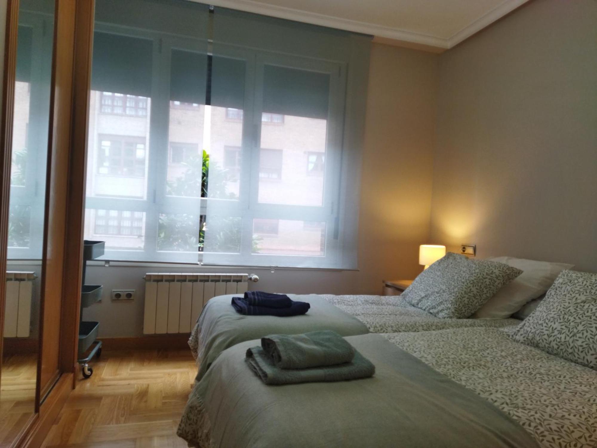 Centrico Apartamento Oviedo Parking Y Wifi Gratuitos Admite Mascotas Exterior photo